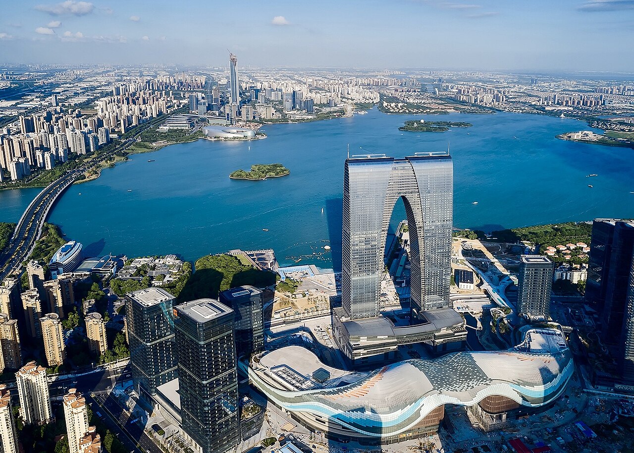 Gordon Wu's $2.7 Billion Hopewell Privatisation Explored